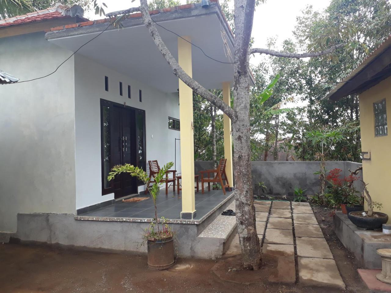 Sugi Gede Homestay Singaraja  Exterior photo